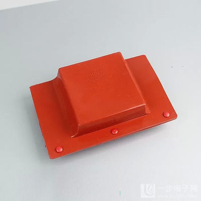 Chiếc xe buýt màu đỏ Bar bộ phận bảo vệ bảo vệ "I", "T", "L" loại RoHS phù hợp Bus Bar Cover